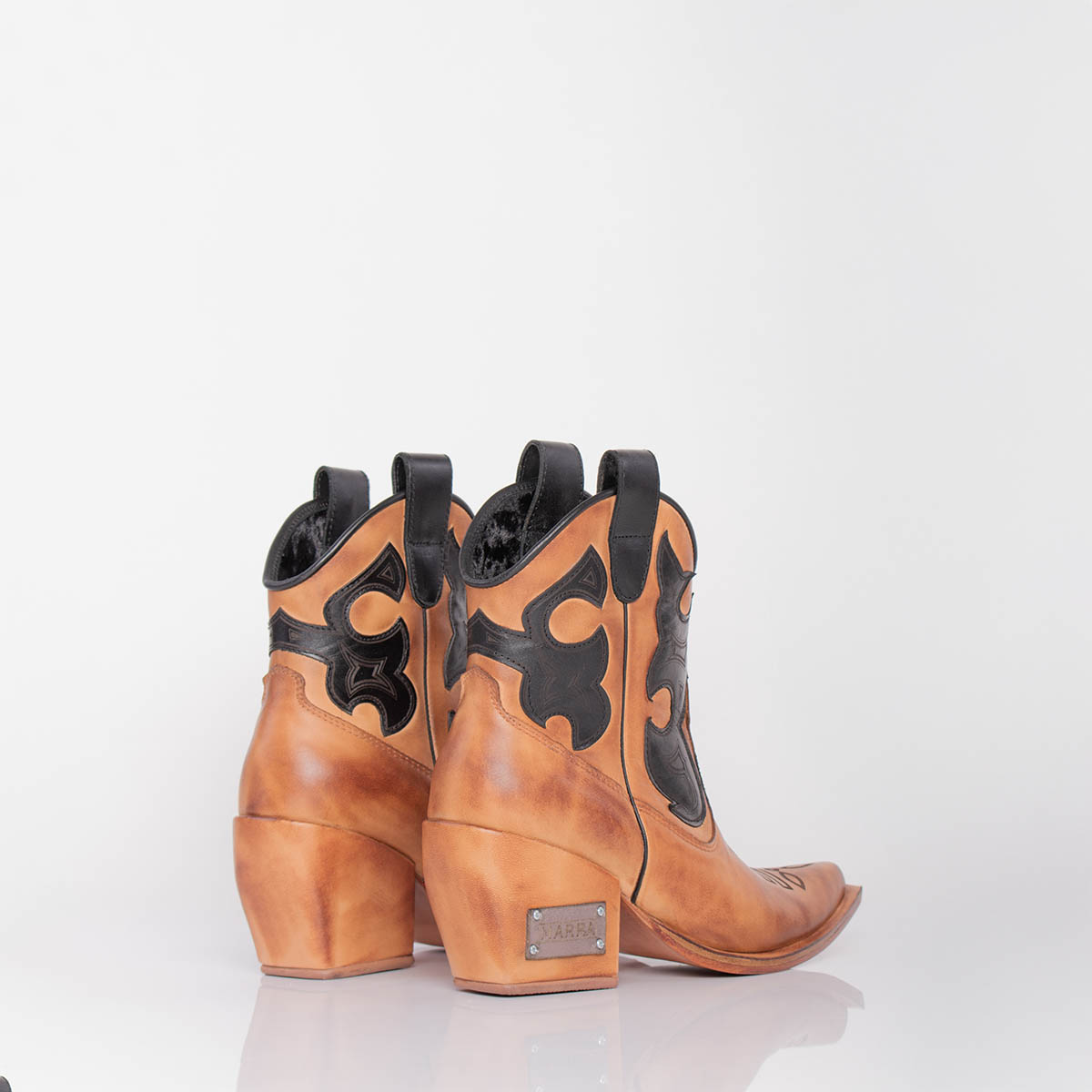 KARA-SUELA-BLACK-C